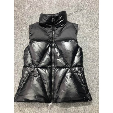 Moncler Down Vest sz1-4 12c02