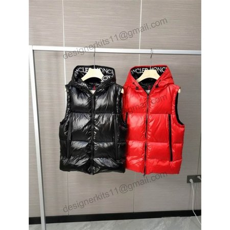 Moncler Down Vest sz1-5 12c05