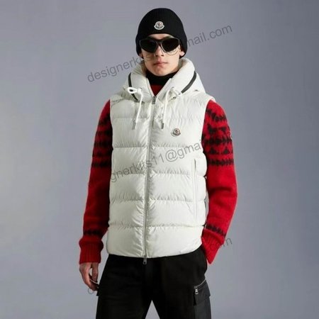 Moncler Down Vest sz1-5 12c06