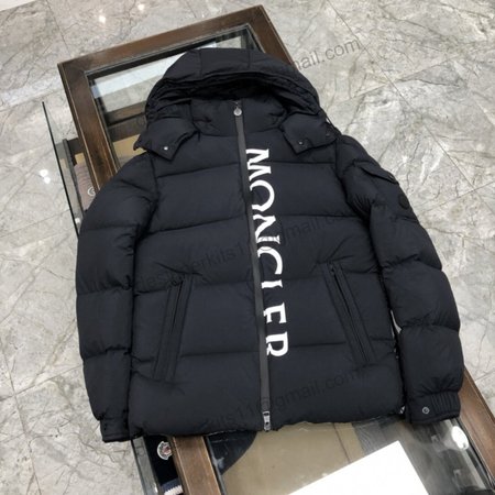 Moncler Down Jacket MC330196