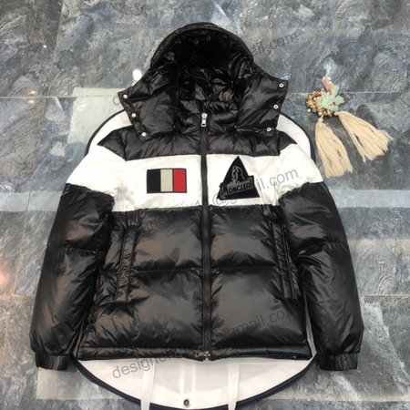 Moncler Gary Down Jacket MC330072